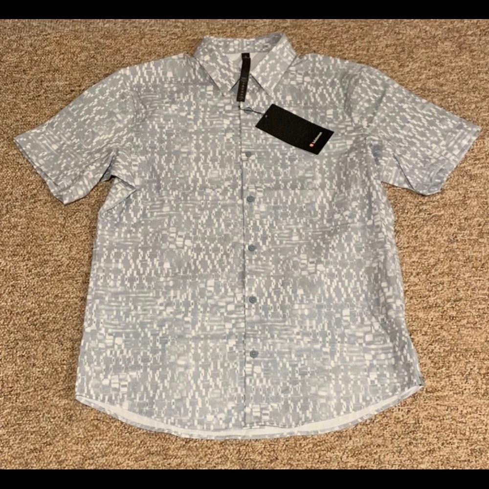 Men’s Lululemon Airing Easy SS Shirt Size L